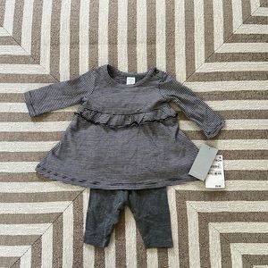 NWT Newborn Baby 2-piece Set